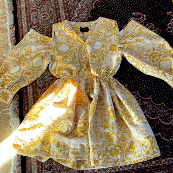 Elish. M size . Color gold and white - Picture 3 of 9